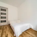 Apartment Wyspa Slodowa For 8 People By Bookinghost *